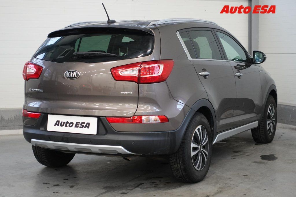 Kia Sportage, 2.0CRDi 4x4,Xenon,navi - fotka 4