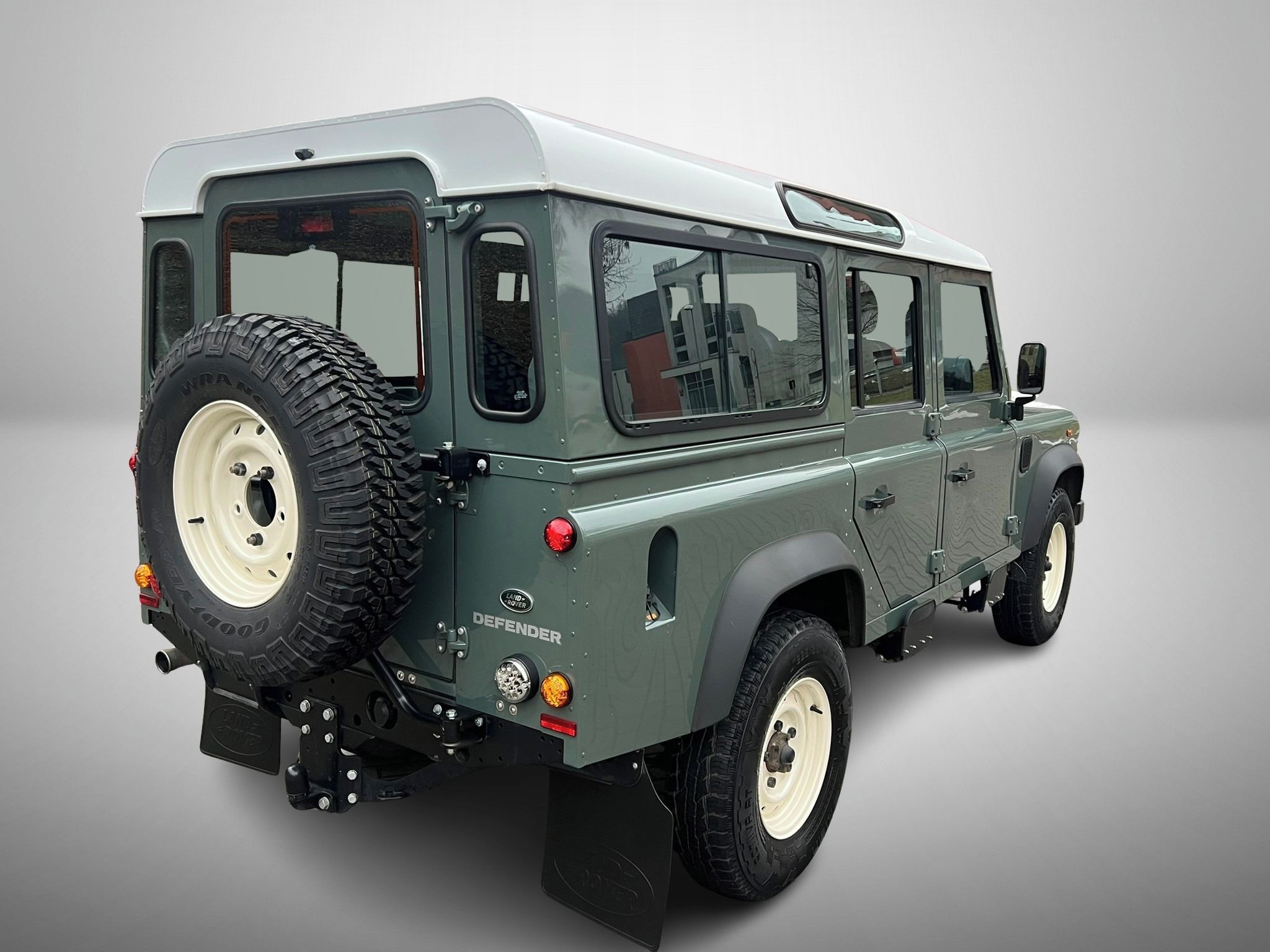 Land Rover Defender, 110 Station Wagon - fotka 2