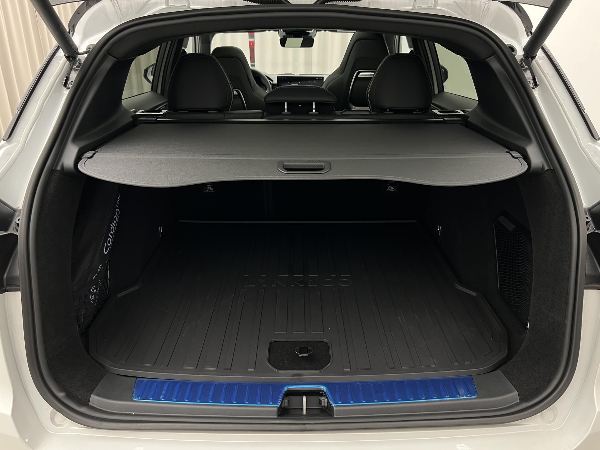 Lynk & Co 01, MORE PHEV - fotka 6