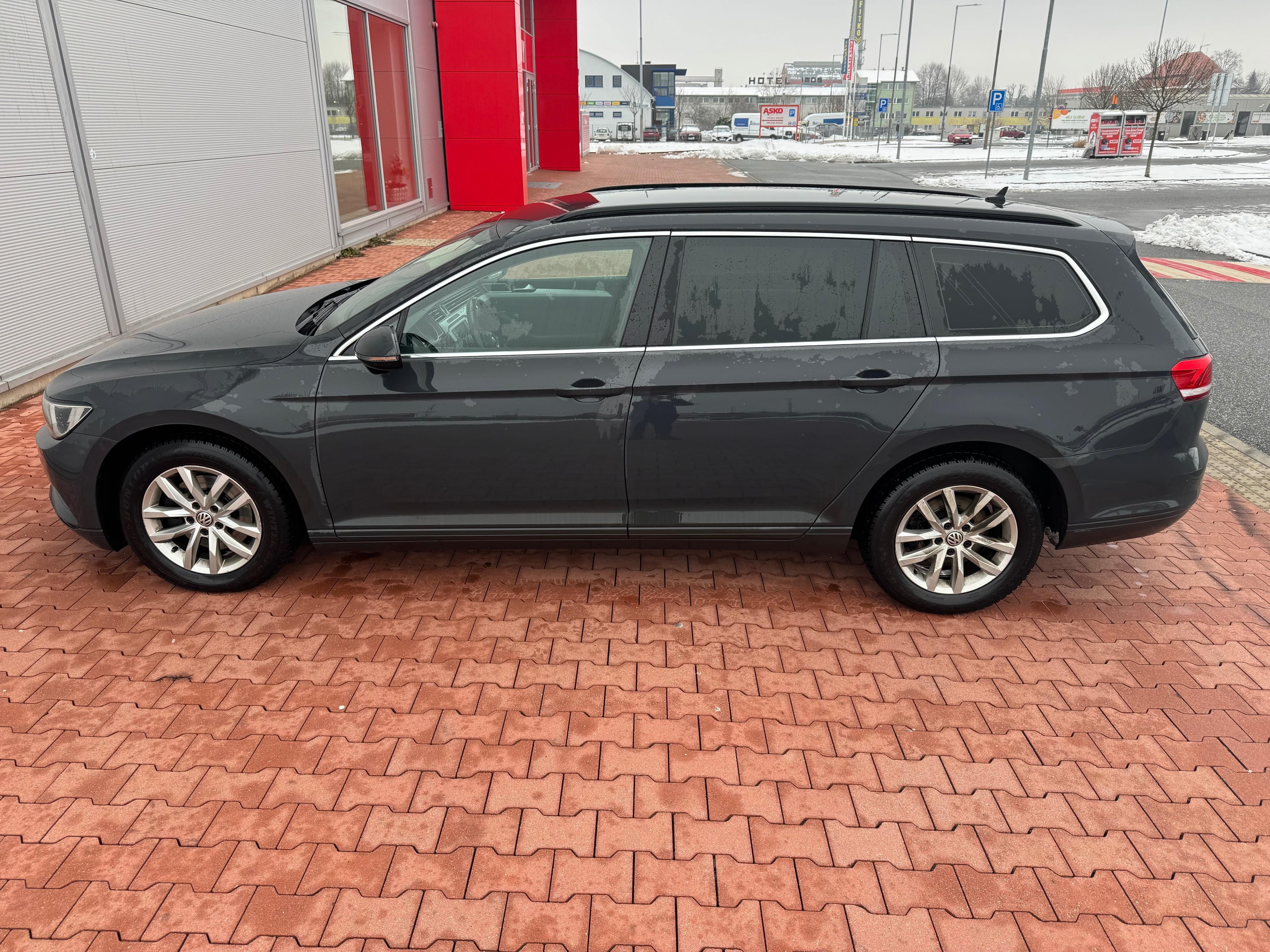 Volkswagen Passat, 2,0TDi 110kW DSG, DPH - fotka 5
