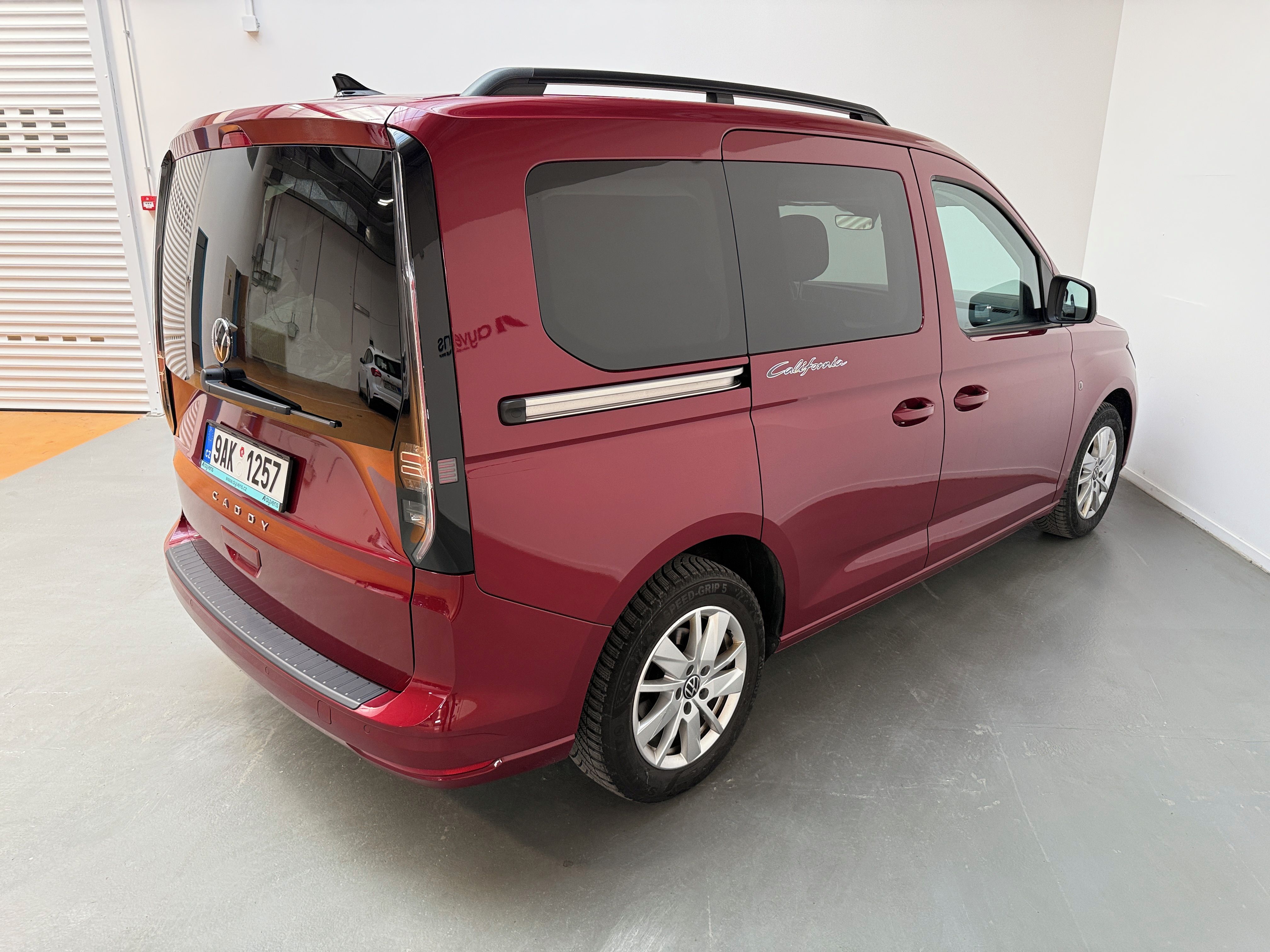 Volkswagen Caddy, 2.0 TDI 90kW DSG California - fotka 4