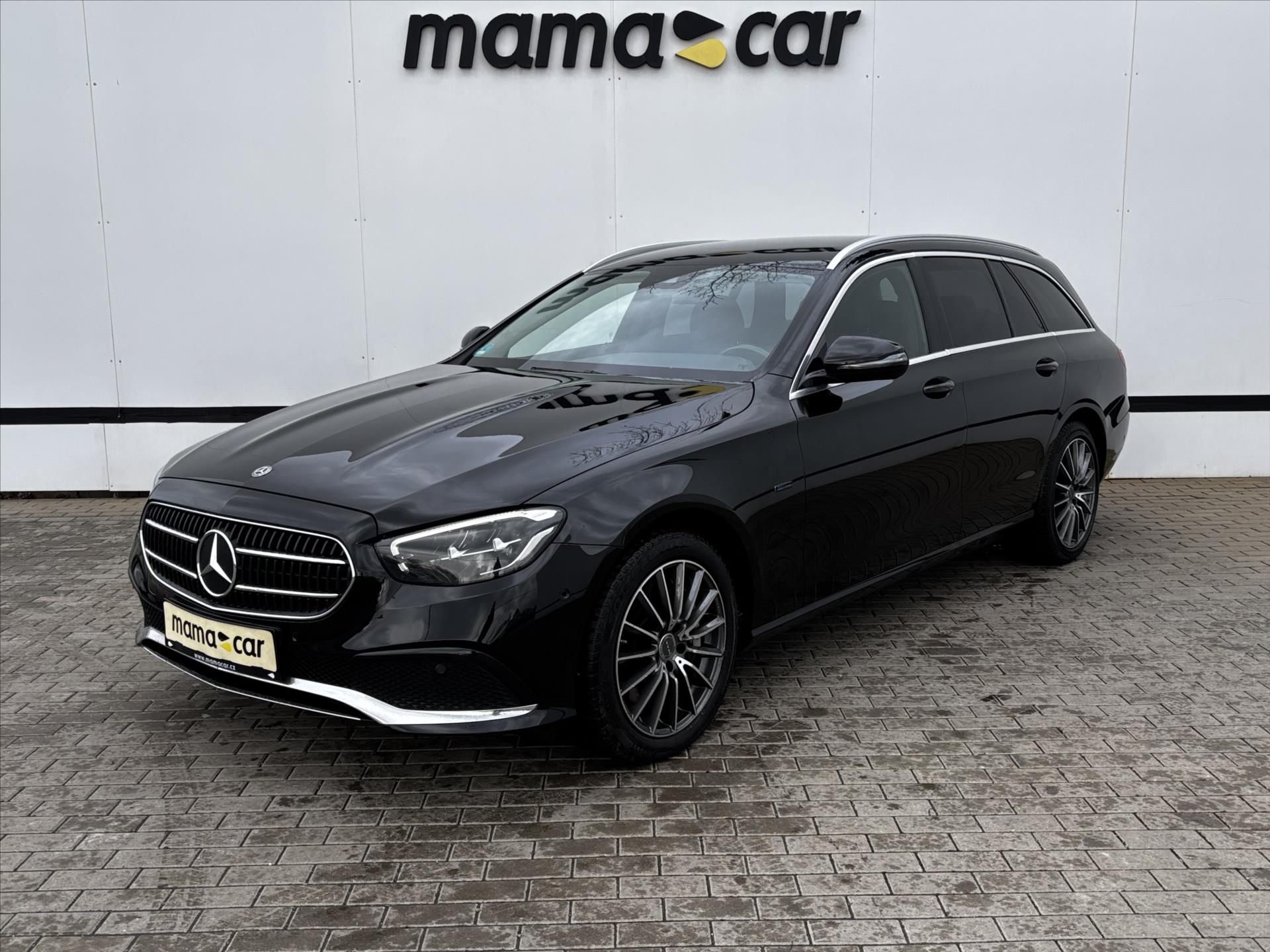 Mercedes-Benz Třídy E, 300de 4MATIC TAŽNÉ DPH - fotka 3