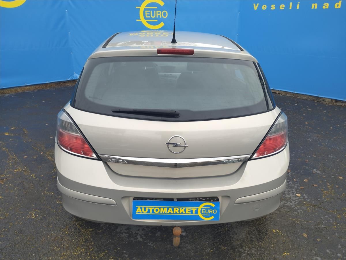 Opel Astra, 1,4 66KW - fotka 5