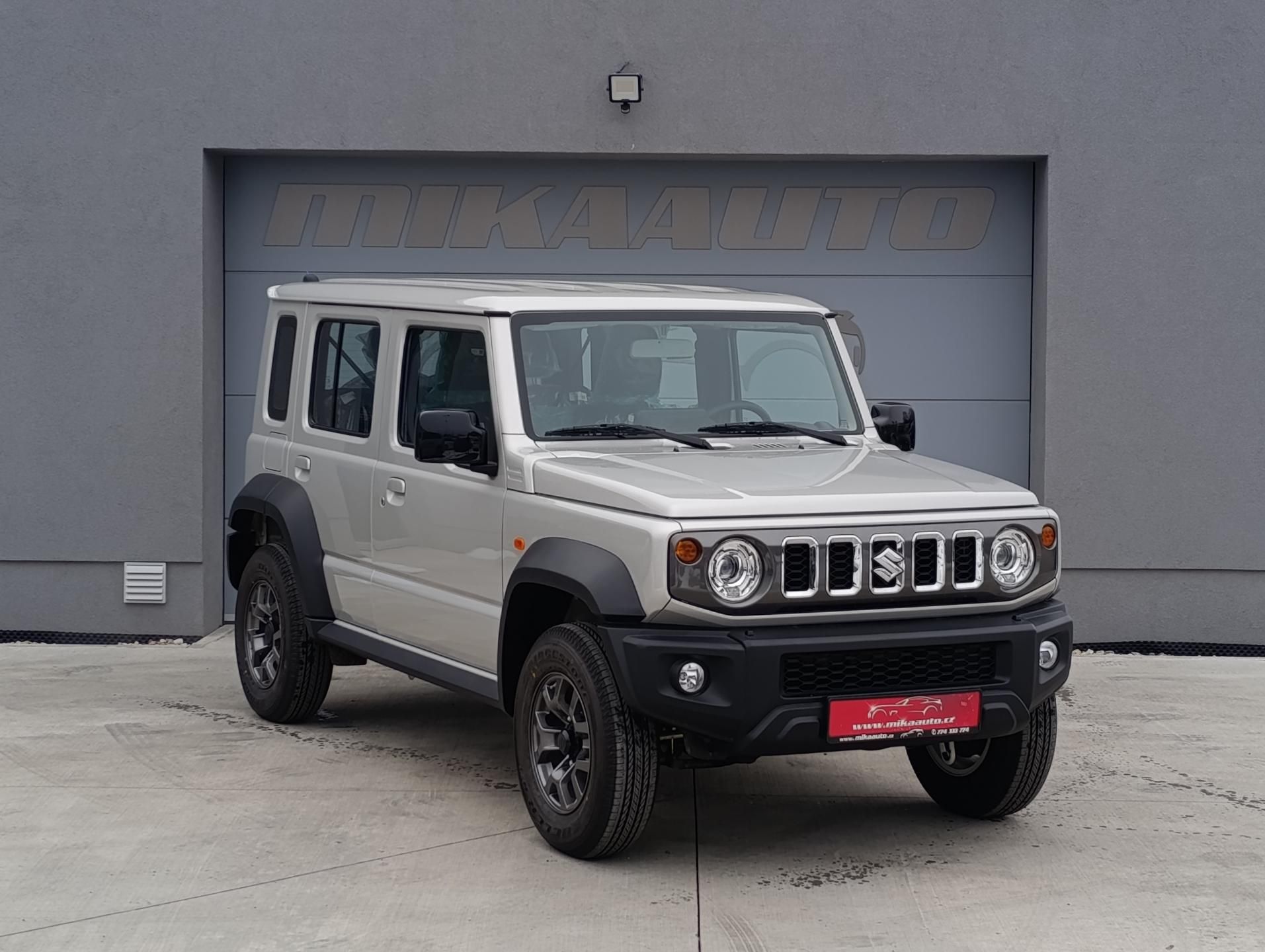 Suzuki Jimny, 1.5 ALLGRIP LONG 75kW 4X4 GLX - fotka 3
