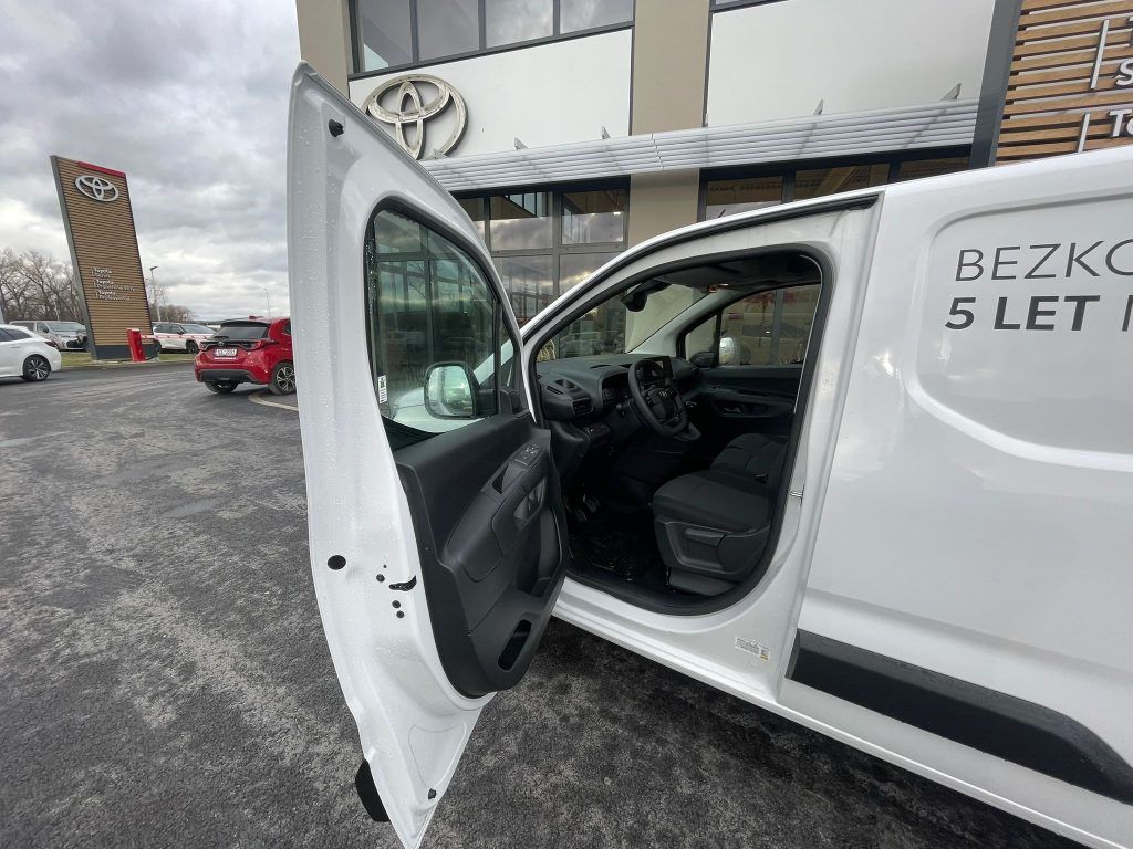 Toyota Proace City, 1.5 D 100HP M/T Active 3S Extr - fotka 5