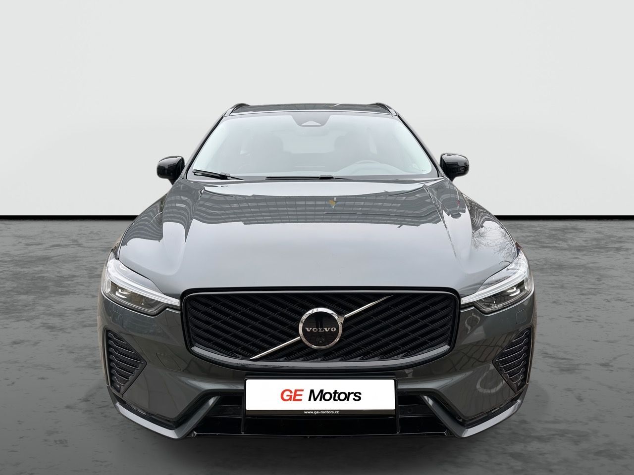 Volvo XC60, MY26 B5 AWD Plus Dark DPH ČR - fotka 2