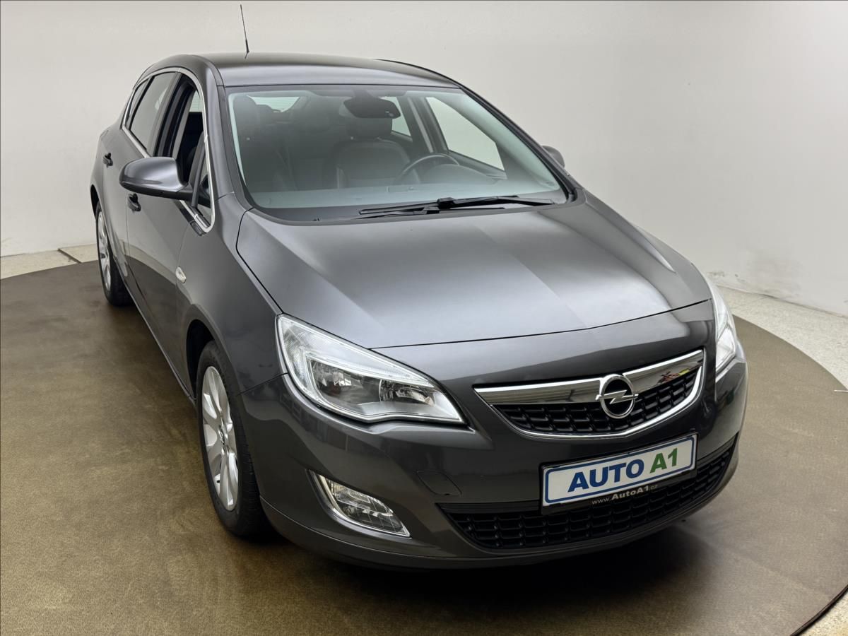 Opel Astra, 1,4 103kW 2X KOLA AC 1.MAJ ČR - fotka 3