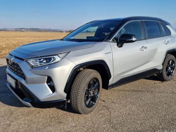 2.5 Hybrid e-CVT 4WD Selection