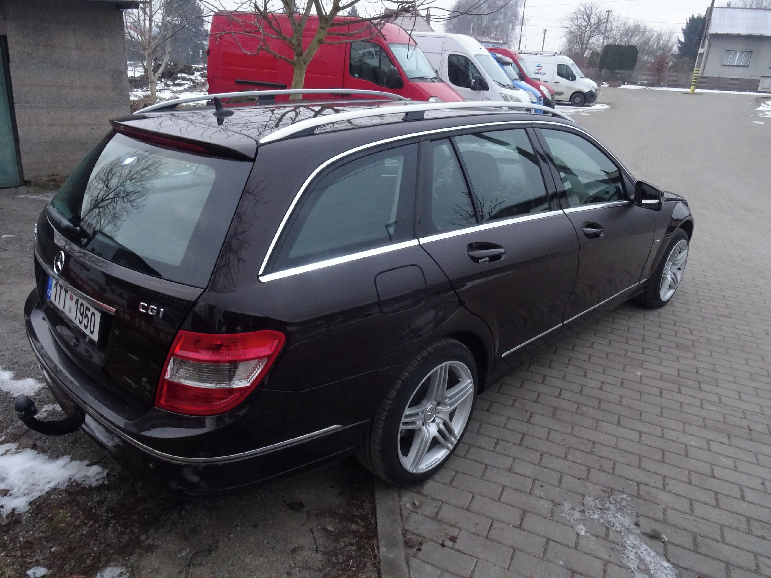 Mercedes-Benz Třídy C, 180 CGI - fotka 4