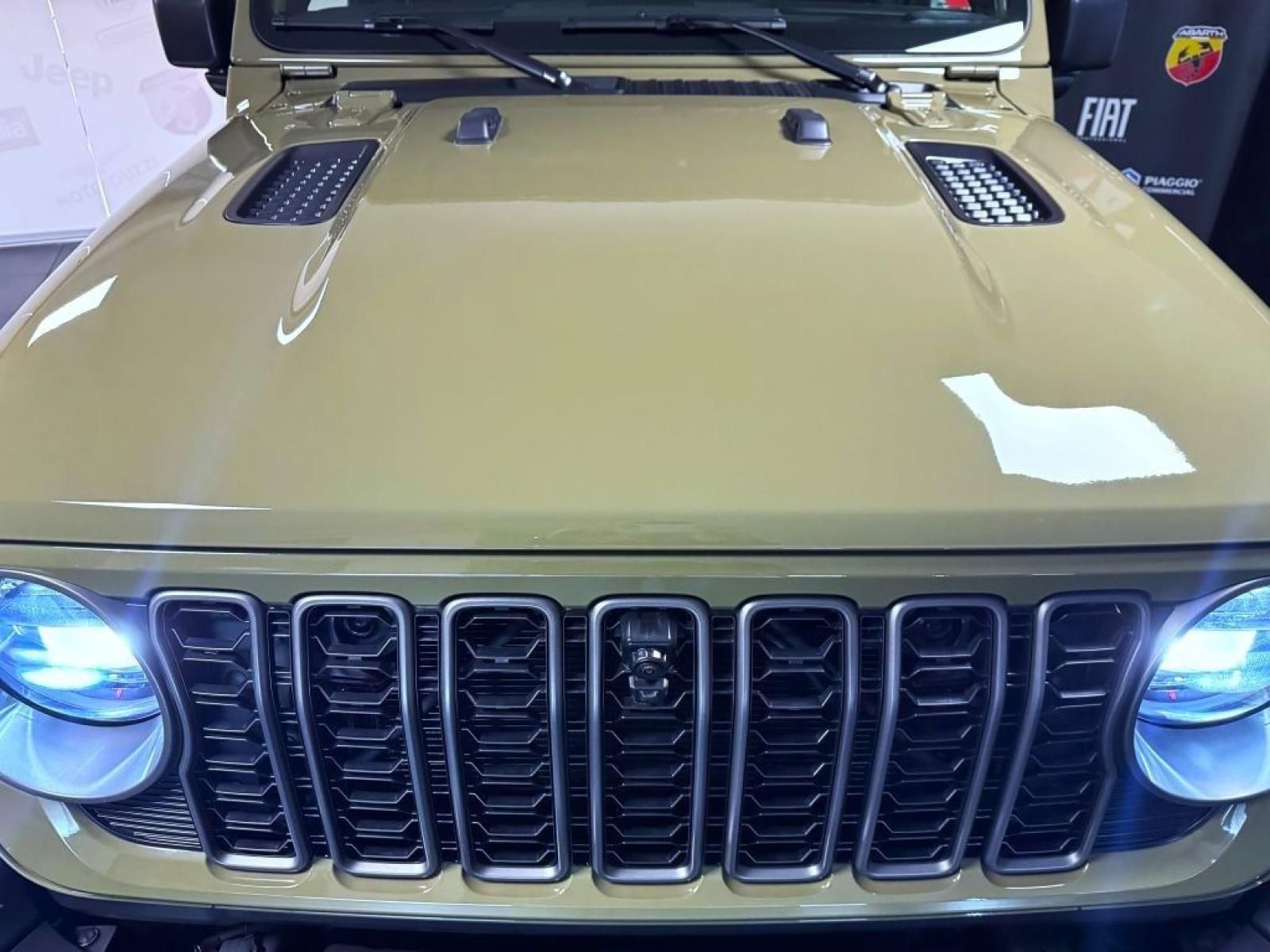 Jeep Wrangler, Unlimited 2.0T 272k AT8 - fotka 6