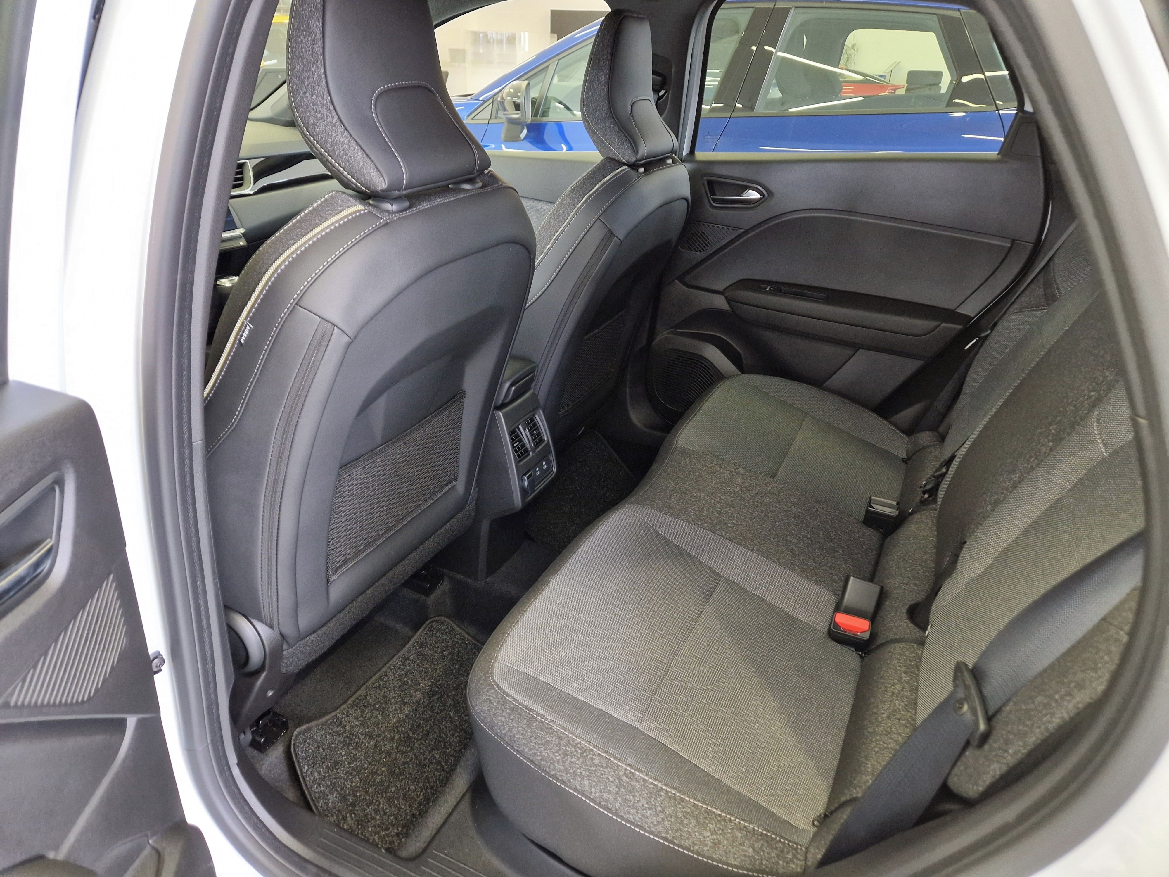 Mitsubishi ASX, LIMITED 1.3 DI-T MHEV 103kW - fotka 6