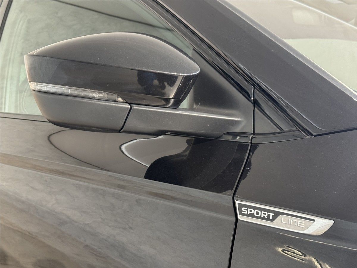 Škoda Karoq, 2,0 TDi  DSG 4x4 Sportline LED - fotka 6