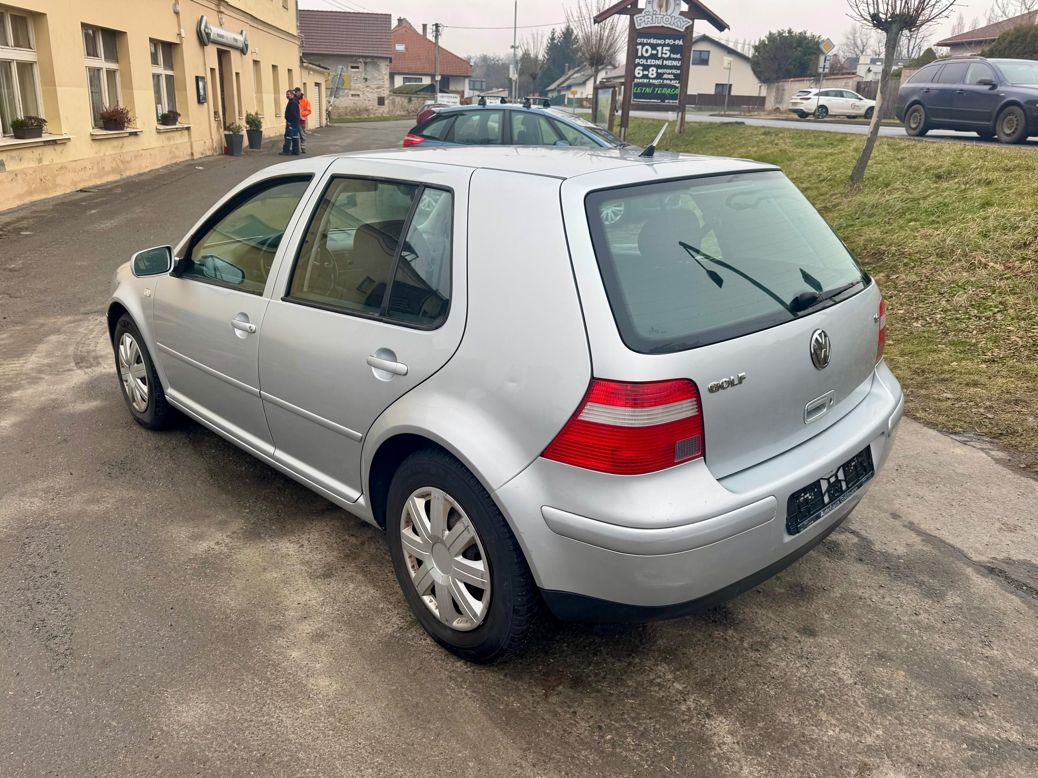 Volkswagen Golf, IV. 1.6 16v 77kW.Klima - fotka 3