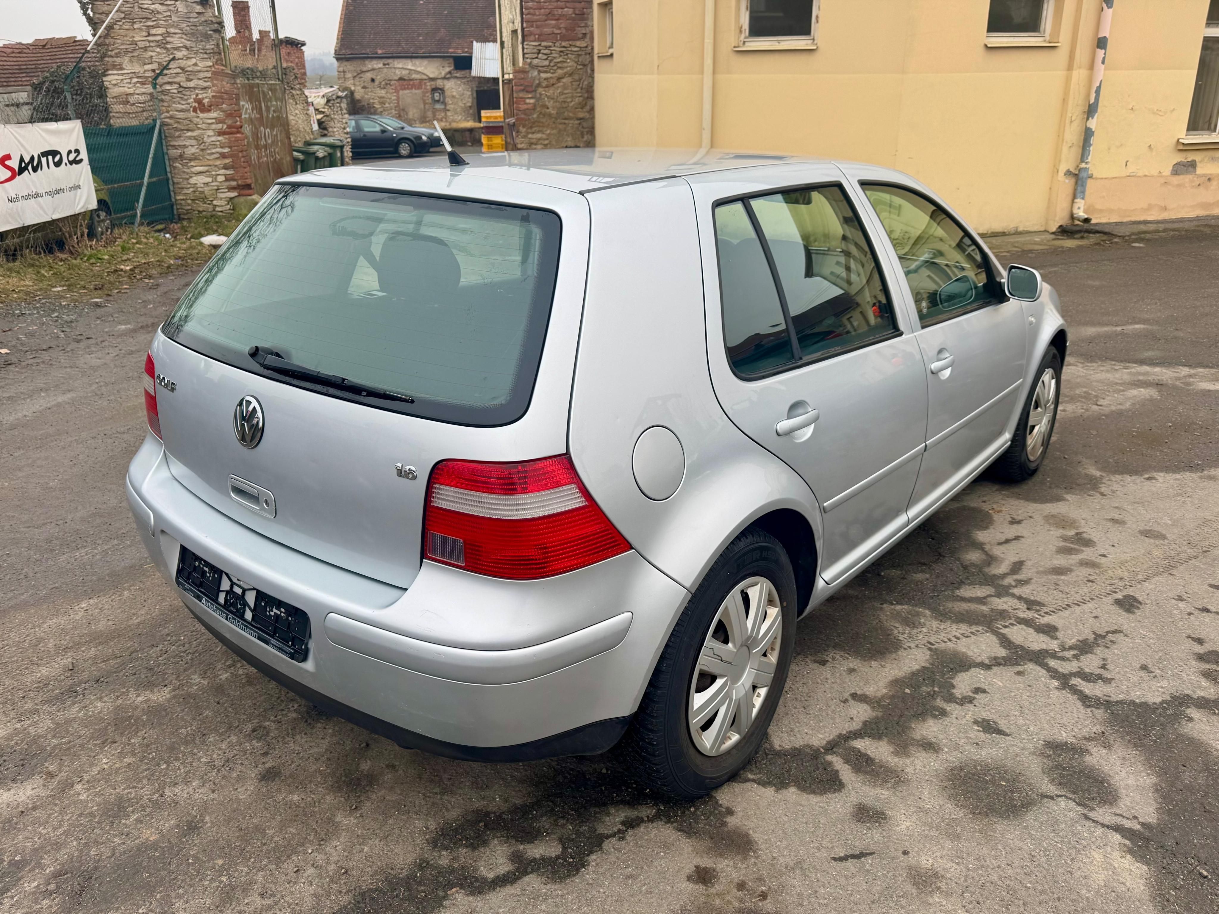 Volkswagen Golf, IV. 1.6 16v 77kW.Klima - fotka 4