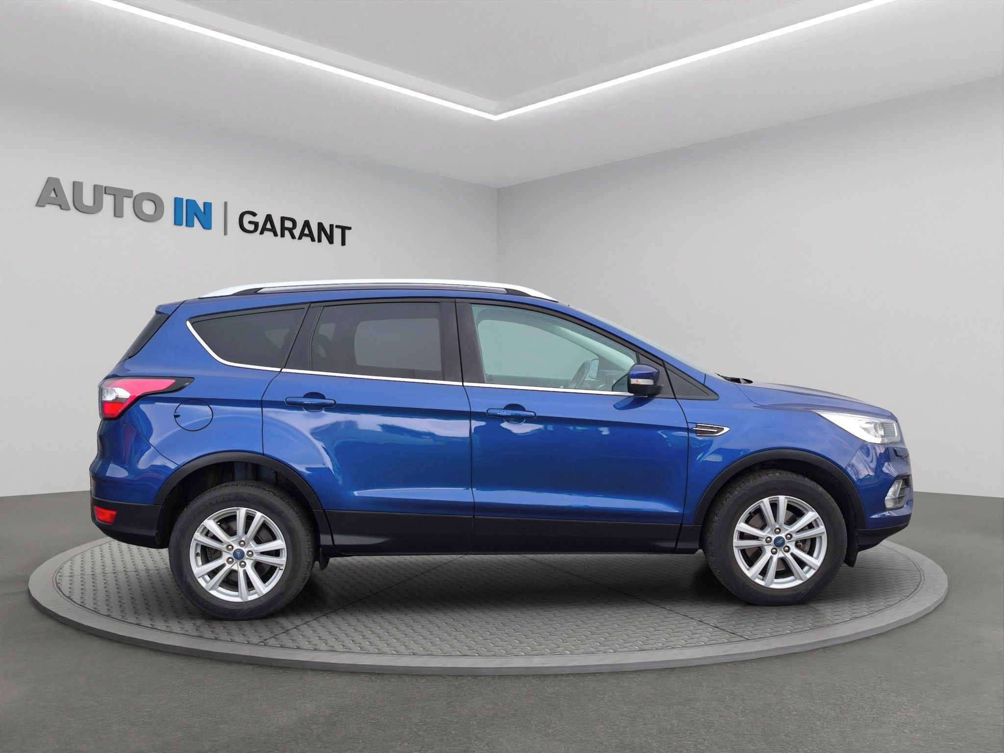 Ford Kuga, 1.5 88kW, ČR, 1. majitel - fotka 4