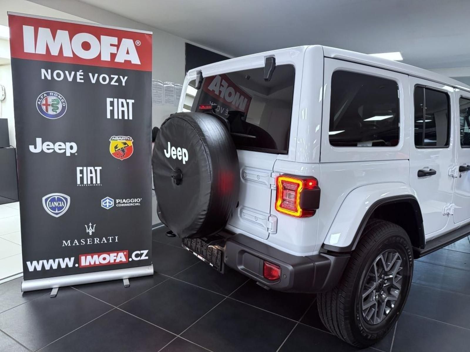 Jeep Wrangler, Unlimited 2.0T 272k AT8 - fotka 6