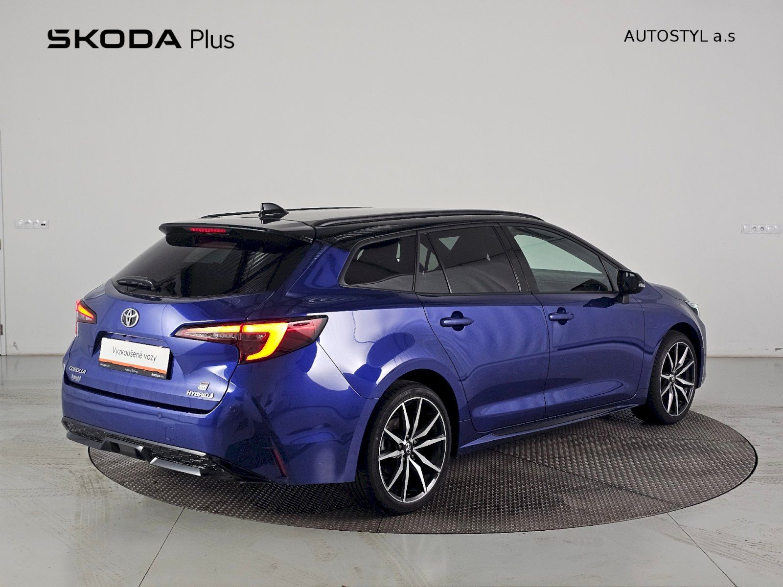 Toyota Corolla, 2.0HEV 197k GR Dynamic - fotka 2