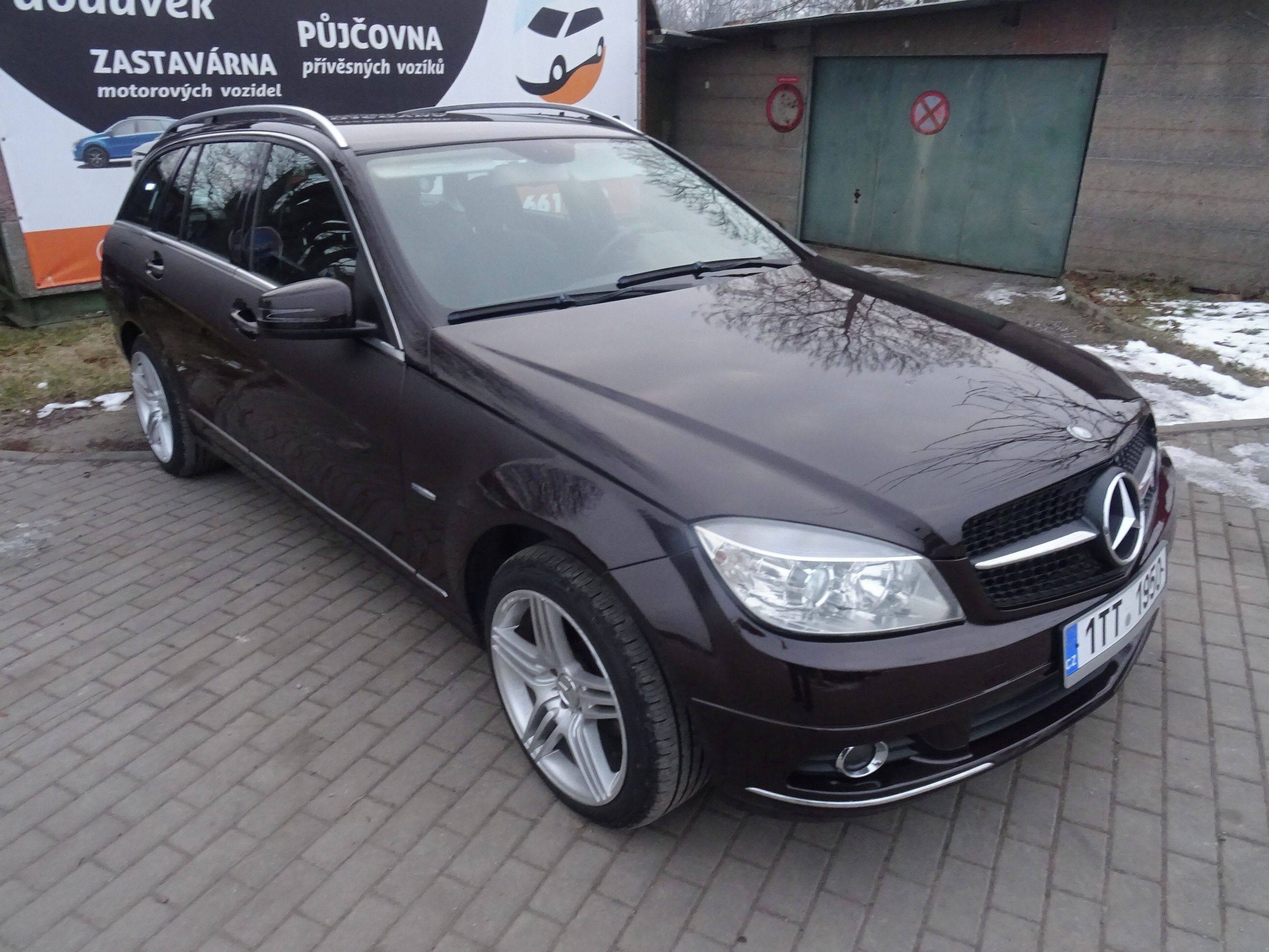 Mercedes-Benz Třídy C, 180 CGI - fotka 2