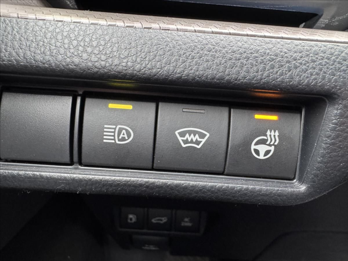 Toyota Prius, 2,0 PRESTIGE - fotka 6