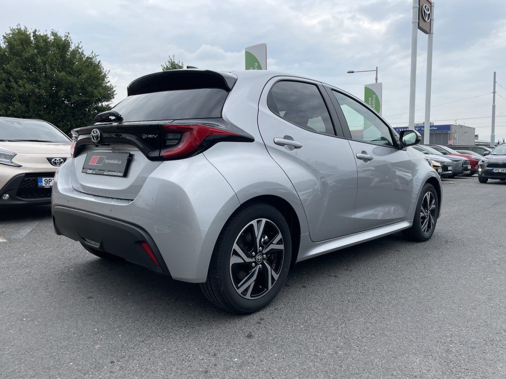 Toyota Yaris, 1.5 Hybrid Style ODBĚR 6/2026 - fotka 3