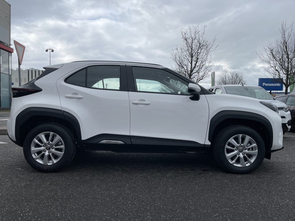 Toyota Yaris Cross, 1.5 Hybrid Comfort ODBĚR 3/26 - fotka 2