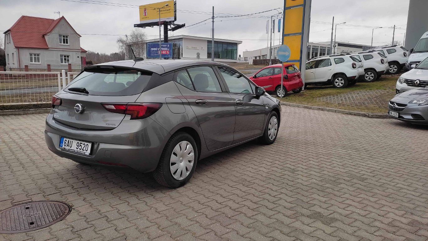 Opel Astra, Enjoy 1,4 Turbo 110kW AT6 - fotka 4