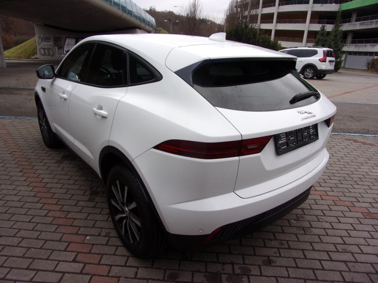 Jaguar E-Pace, 2,0D Bussines edit. - fotka 5