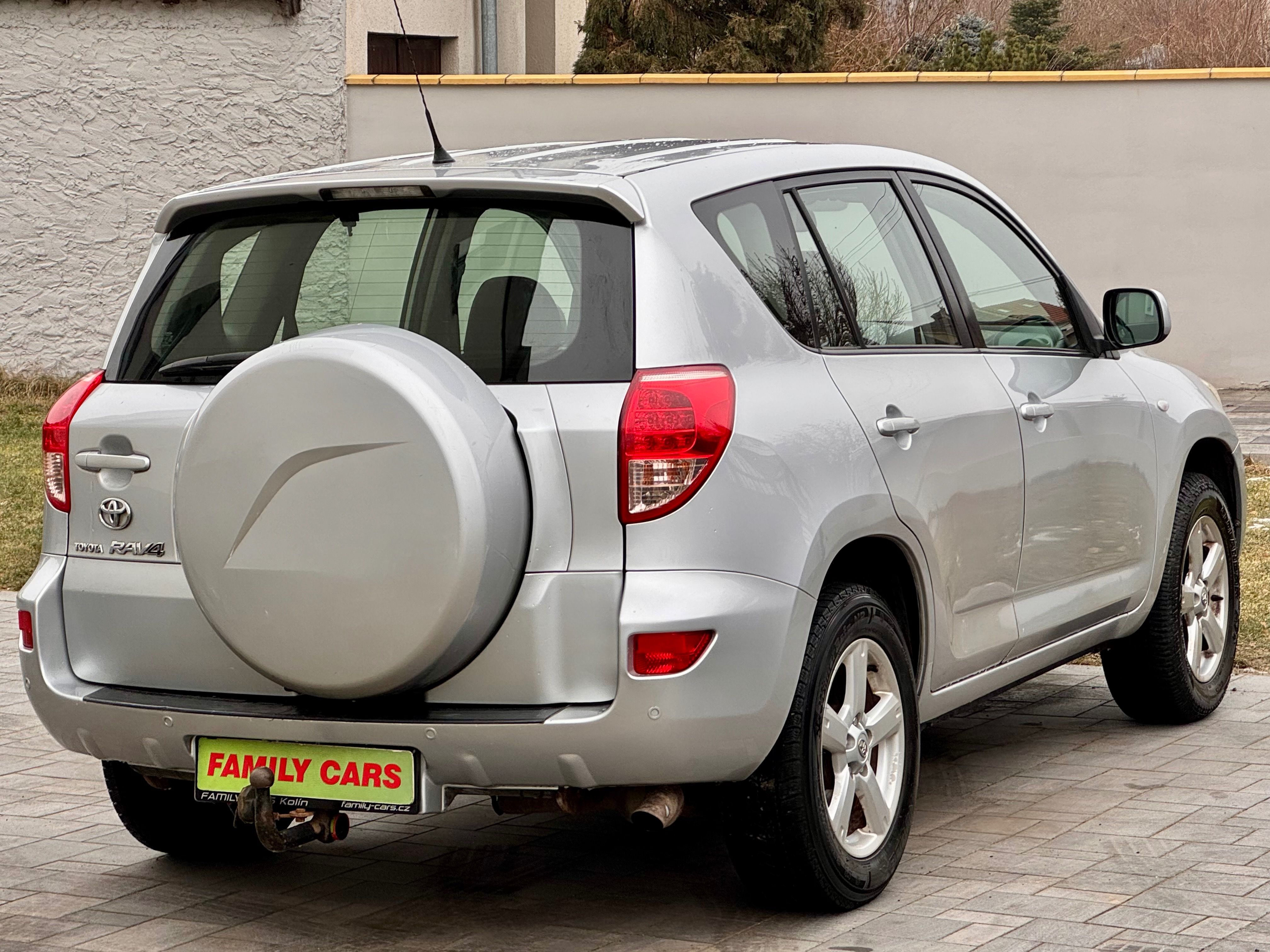 Toyota Rav4, 2.0i,4X4,MANUÁL,TAŽNÉ,STK 2028 - fotka 6