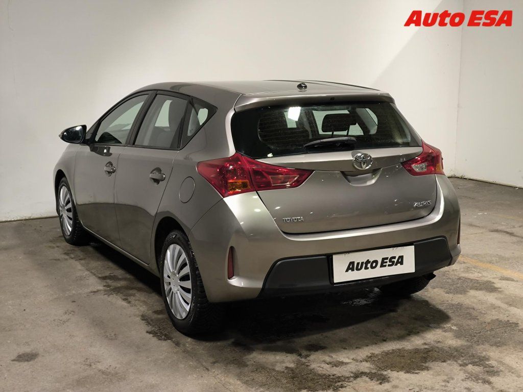 Toyota Auris, 1.3 VVT-i,Cool,+kola - fotka 4