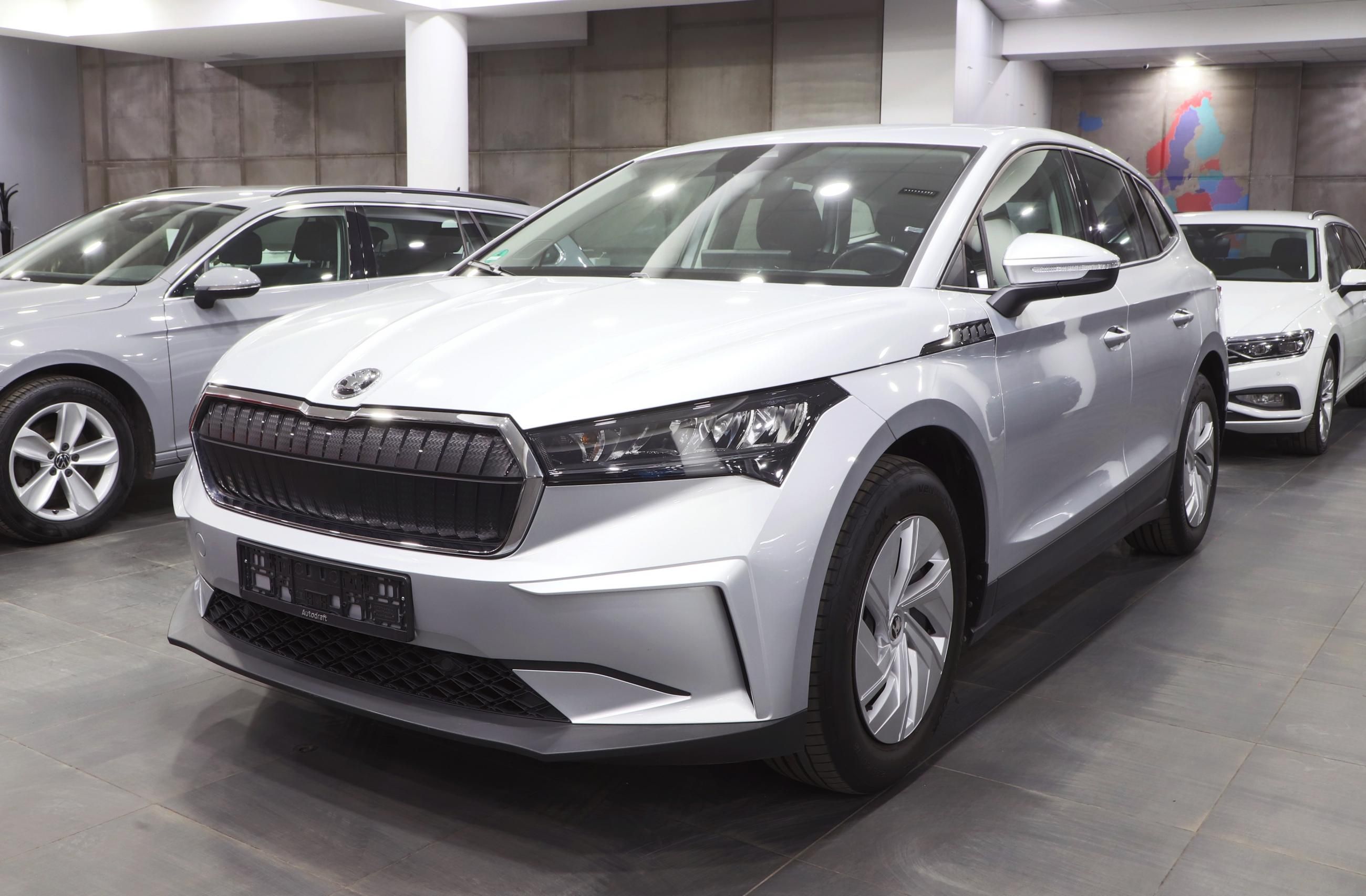 Škoda Enyaq iV, 50 109kW Full LED 94,7% SOH - fotka 2