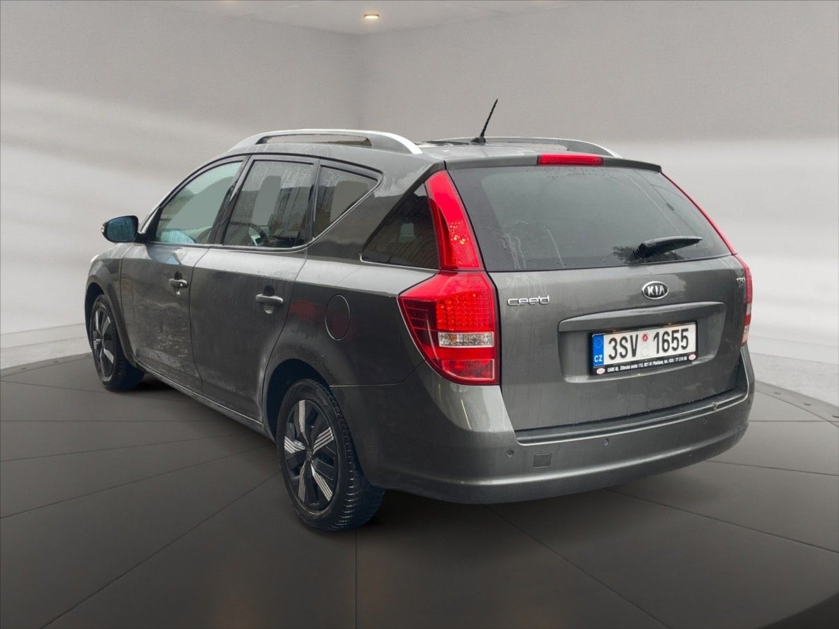 Kia Cee´d, 1,6 CRDi 85KW - fotka 4