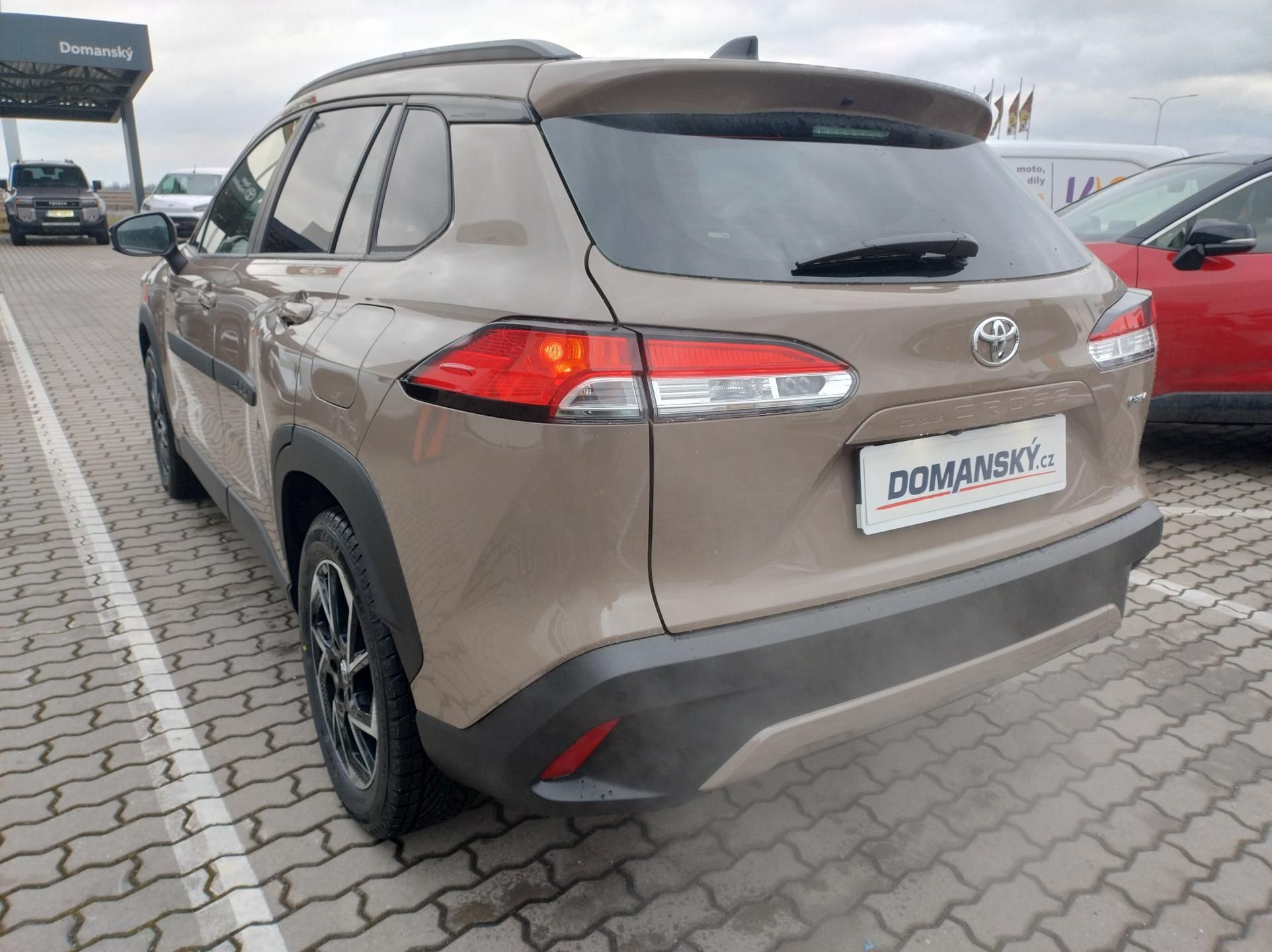 Toyota Corolla Cross, 1.8 FHEV Comfort Business+ - fotka 4