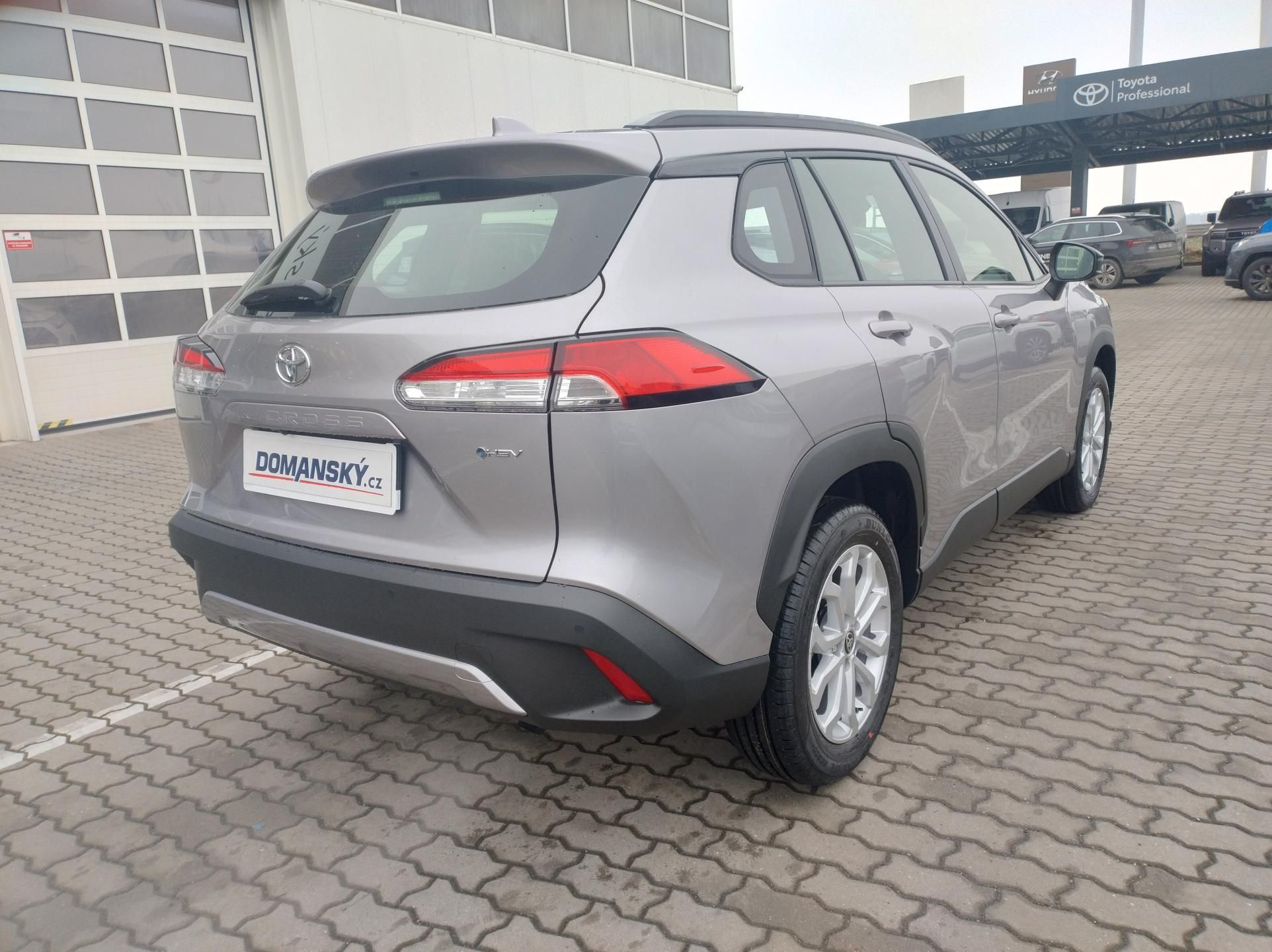 Toyota Corolla Cross, 1.8 FHEV Comfort Business - fotka 4