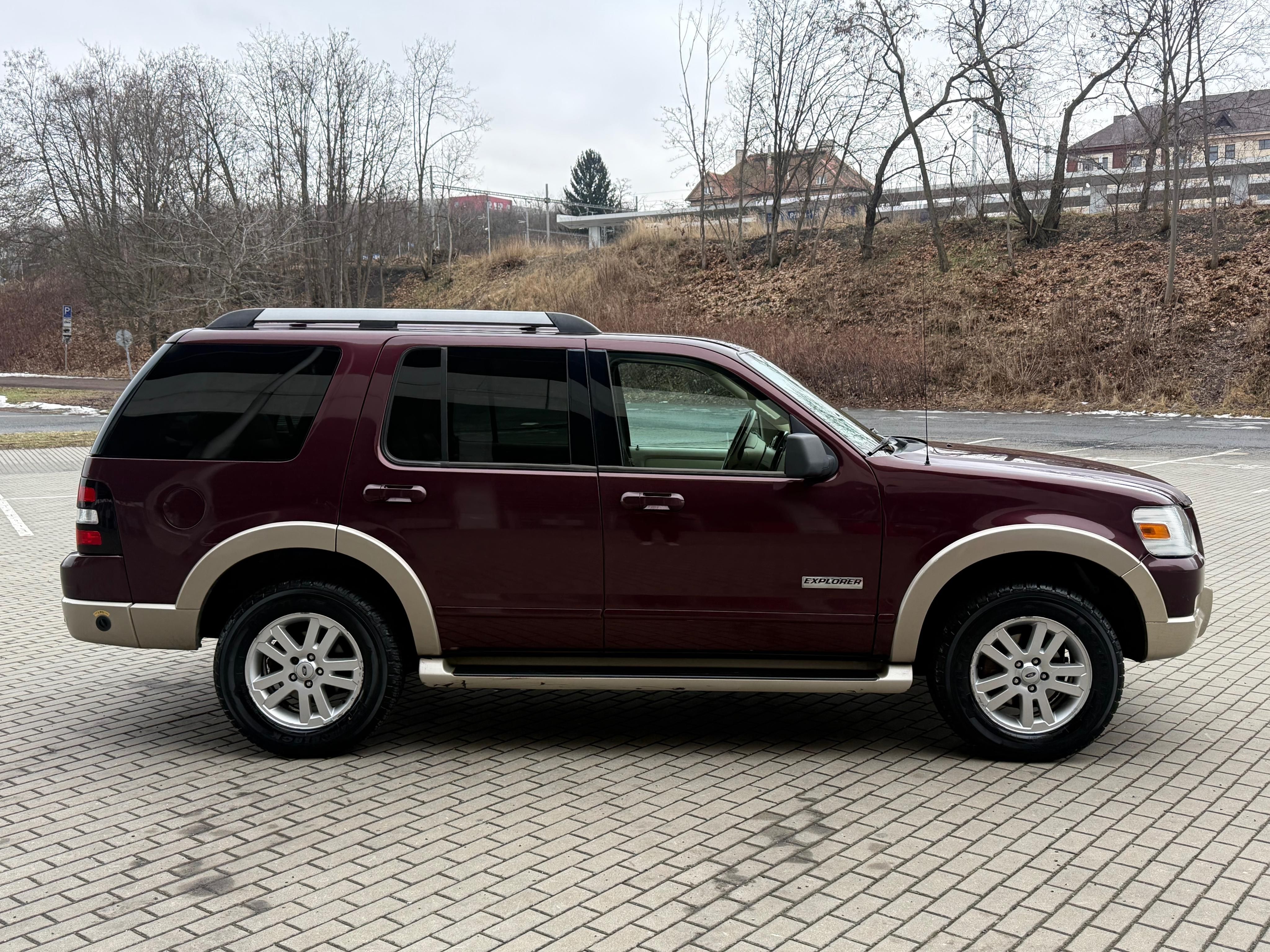 Ford Explorer, 4.0 V6i+LPG, 152kw 4x4 7míst - fotka 6