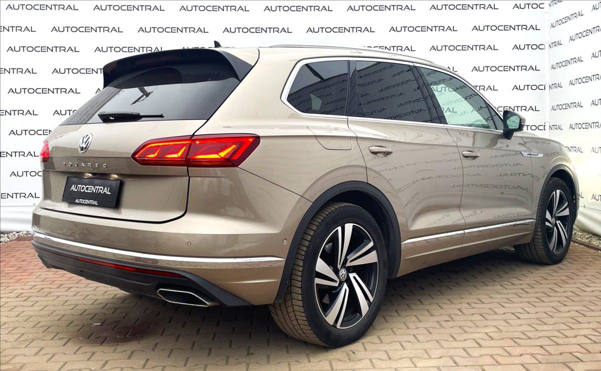 Volkswagen Touareg, 3,0 TDi,4x4,210kW,WEBASTO,STK - fotka 4