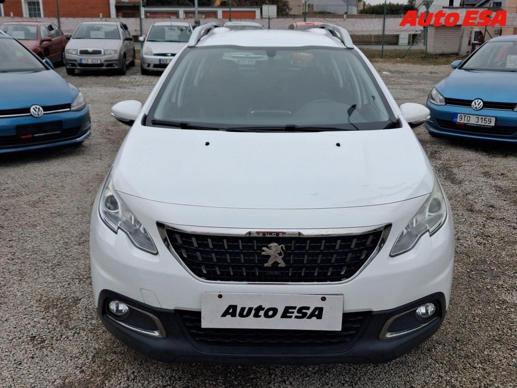 Peugeot 2008, 1.2PT,ČR,servis.kniha - fotka 2
