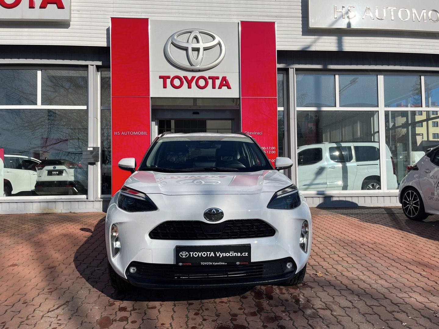 Toyota Yaris Cross, MC24 1.5 hybrid 116 koní - fotka 2