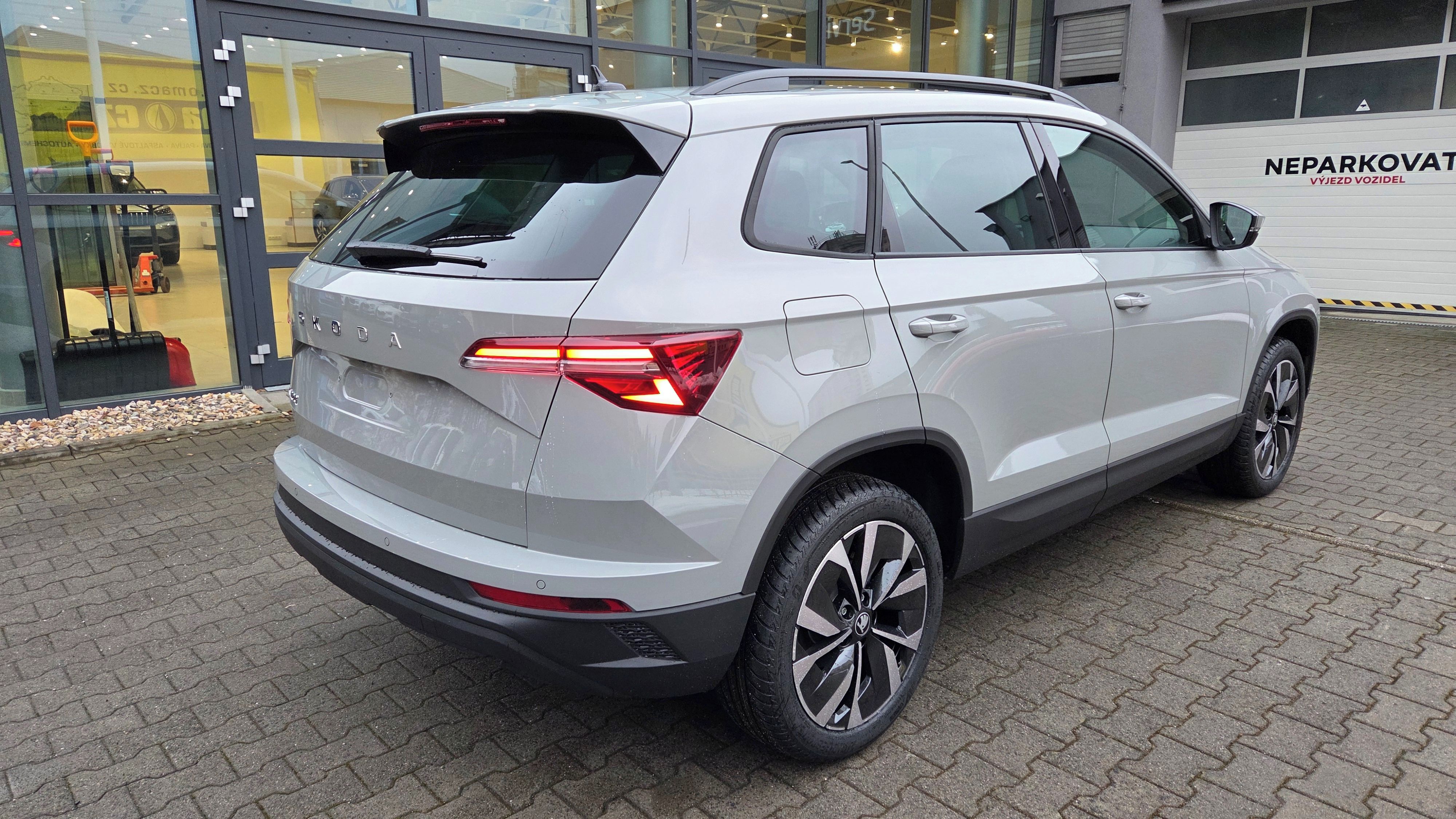 Škoda Karoq, Dynamic 1,5 TSI 110 kW DSG - fotka 3