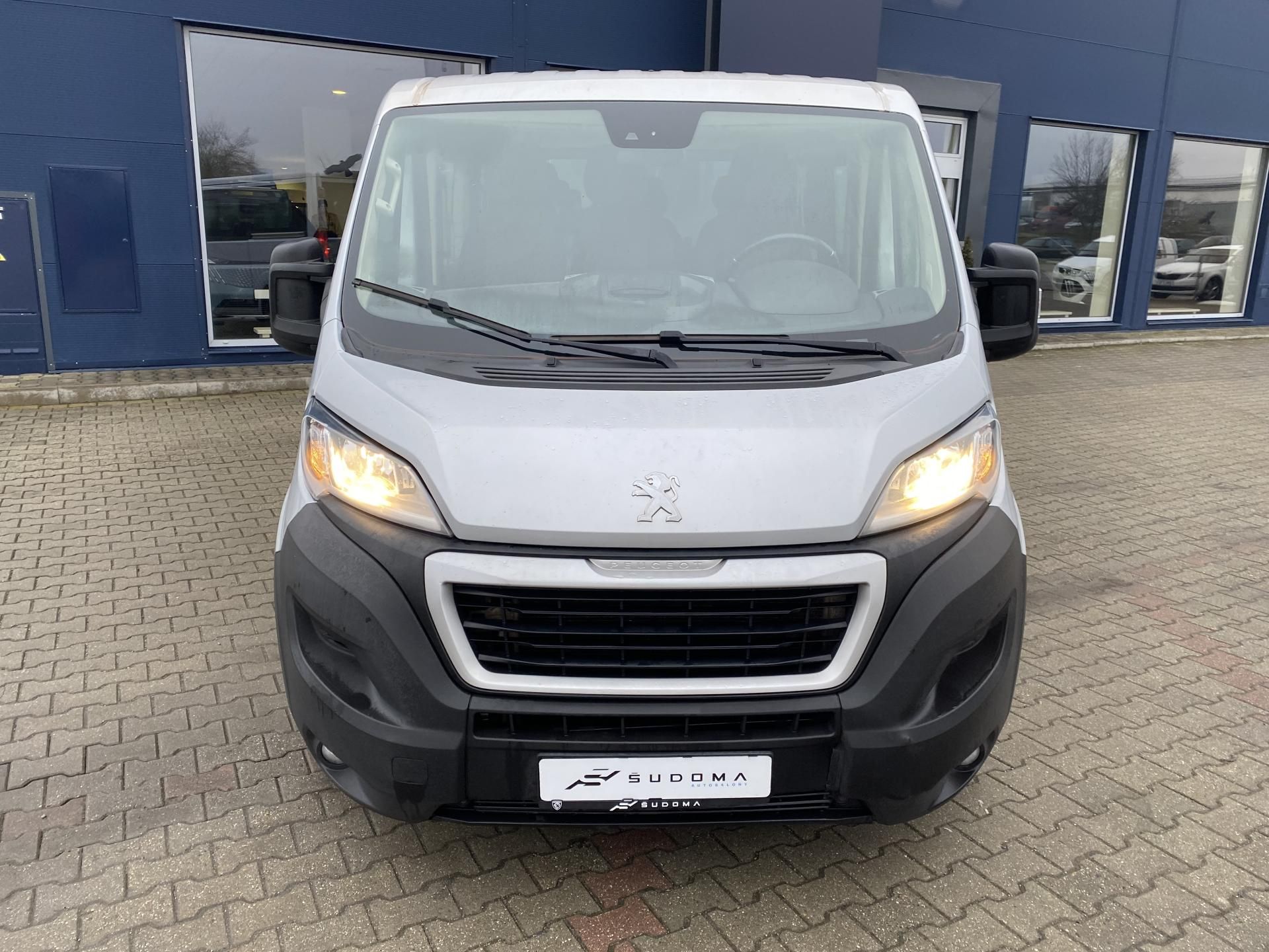 Peugeot Boxer, L1H1 BlueHDi 140k MAN6 9 míst - fotka 2