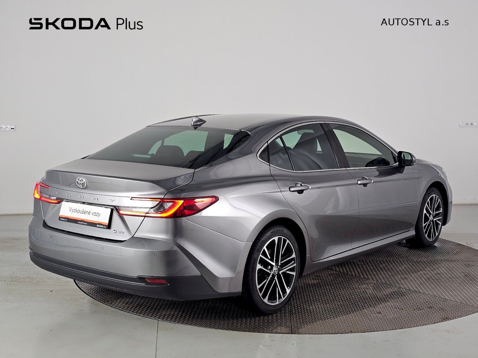 Toyota Camry, 2.5 HEV CVT Prestige 230k - fotka 2