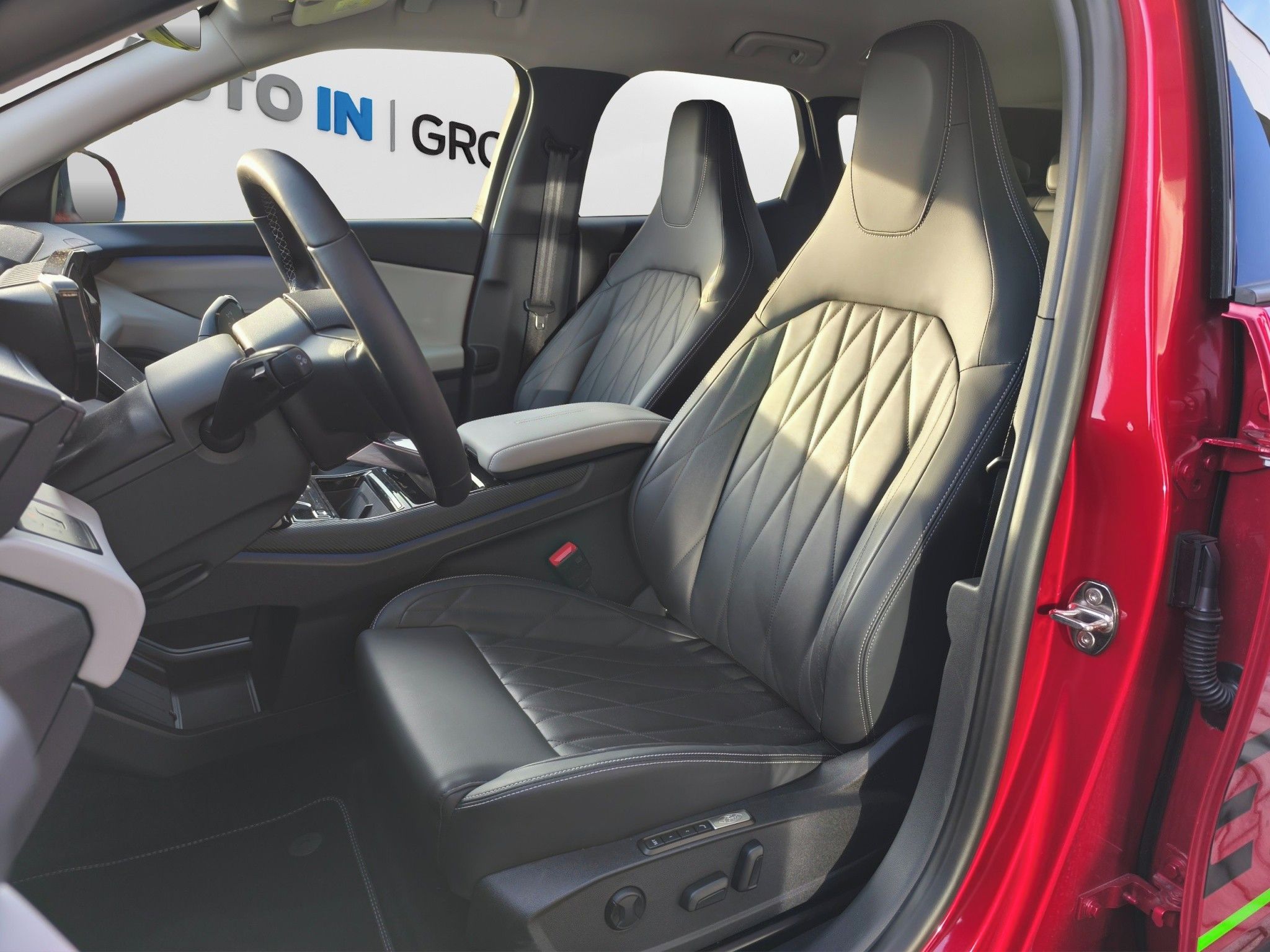 Ford Explorer, Premium AWD, prodloužený dojez - fotka 6