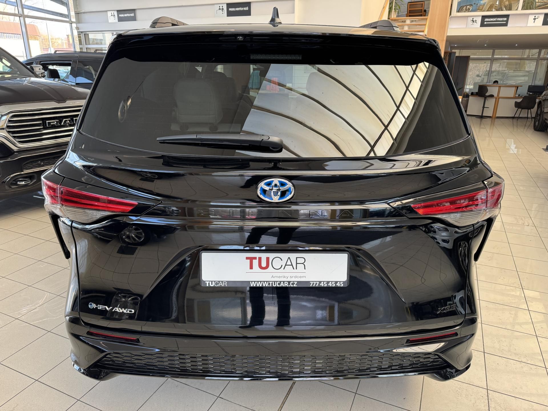 Toyota Sienna, XSE 2,5 HEV AWD - fotka 4