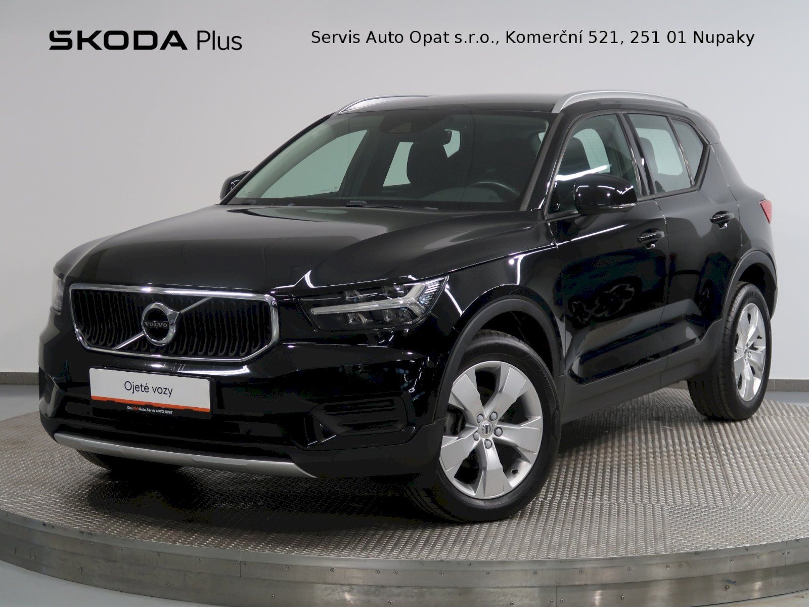 Volvo XC40, MOMENTUM 2.0 D3 108KW AUTOMAT