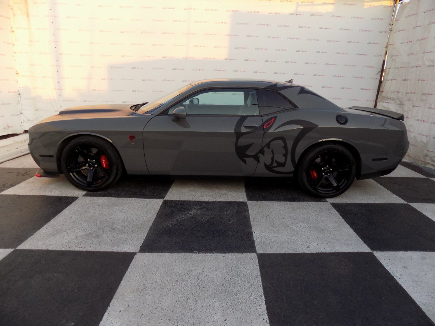 Dodge Challenger, 6.2/V8/HELLCAT/SRT/Větr.sed/ - fotka 2