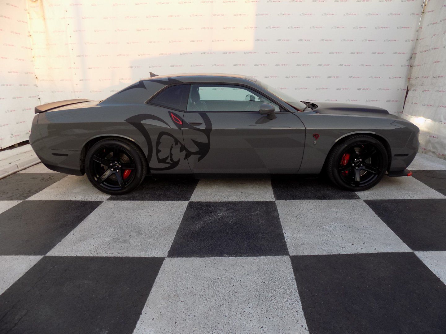 Dodge Challenger, 6.2/V8/HELLCAT/SRT/Větr.sed/ - fotka 6