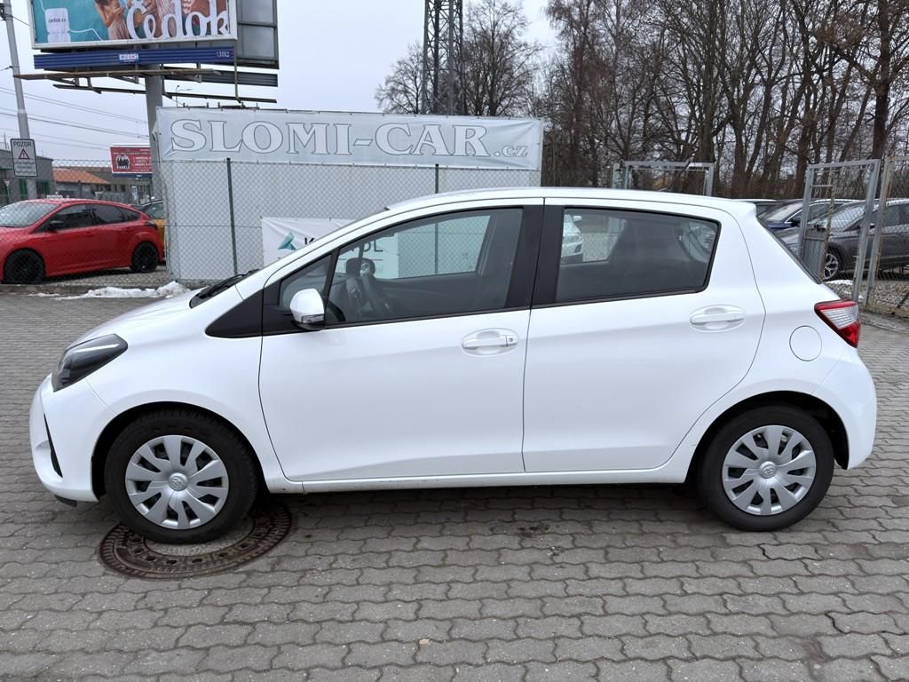 Toyota Yaris, 1.5i 82 kW navi. serviska - fotka 3