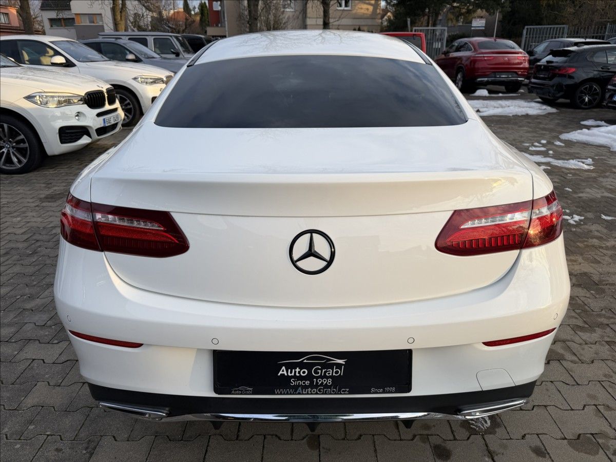 Mercedes-Benz Třídy E, 220d 4Matic AMG - fotka 6