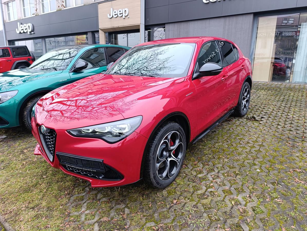 Alfa Romeo Stelvio, Veloce 2,0 Turbo 280k AWD - fotka 2