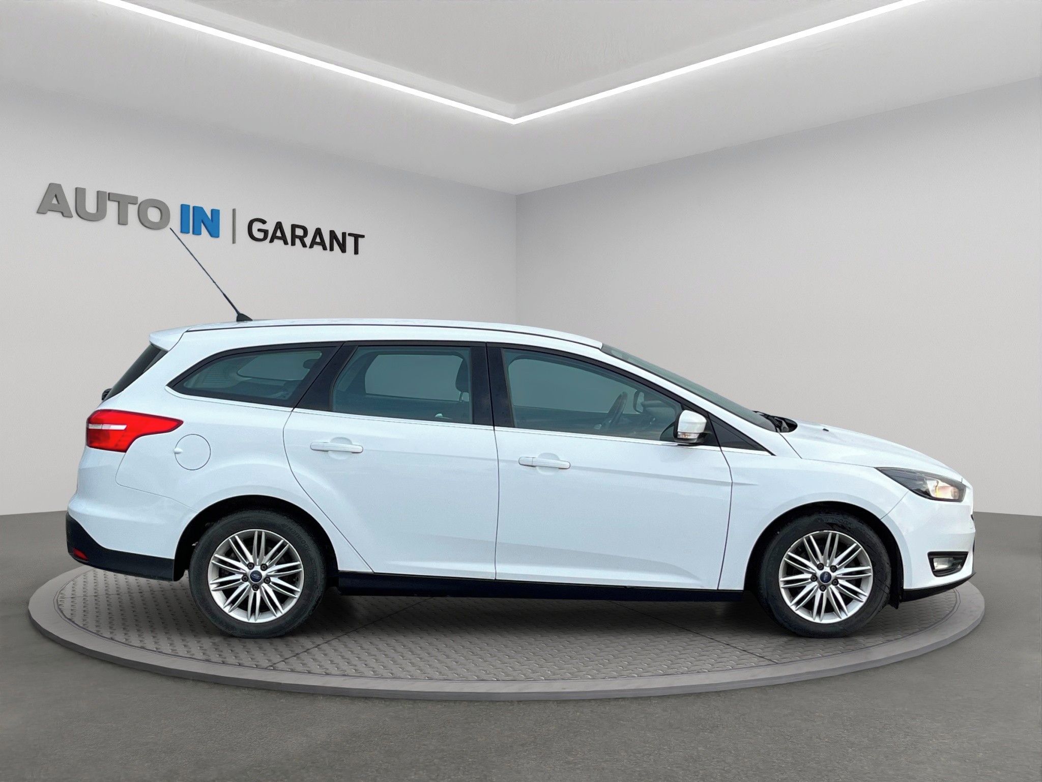 Ford Focus, 1.0 92kw, Nové v ČR - fotka 4