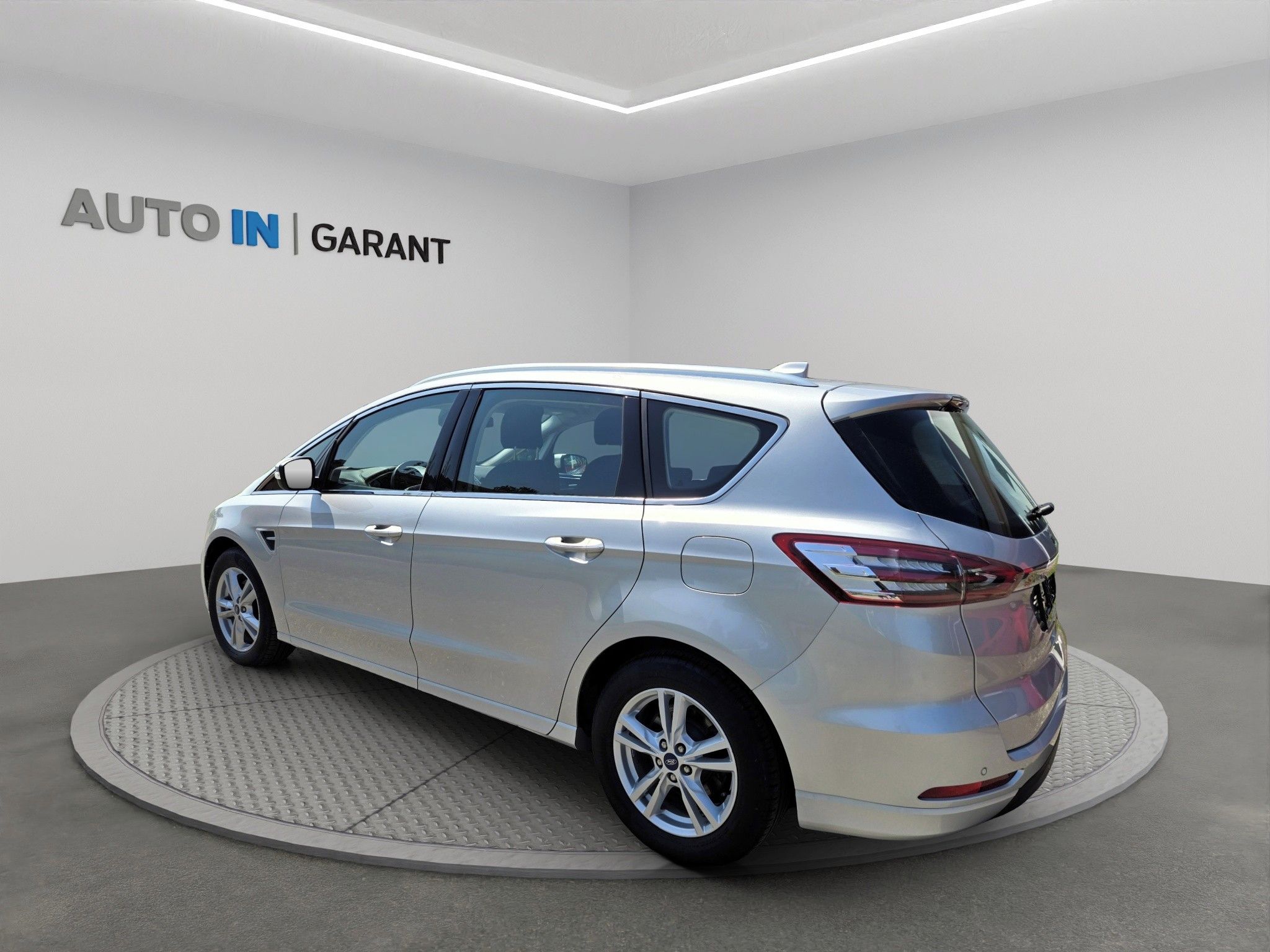 Ford S-MAX, Titanium 2,0 nafta 110kw/150PS - fotka 4